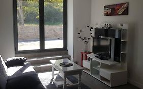 Maisonnette Sur La Voie Verte A Berze La Ville